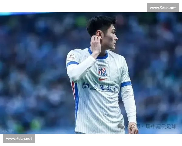 陈晋一领衔中超 9 将出征东亚杯!中国香港剑指历史首球 陈晋一领衔中超 9 将出征东亚杯!中国香港剑指历史首球