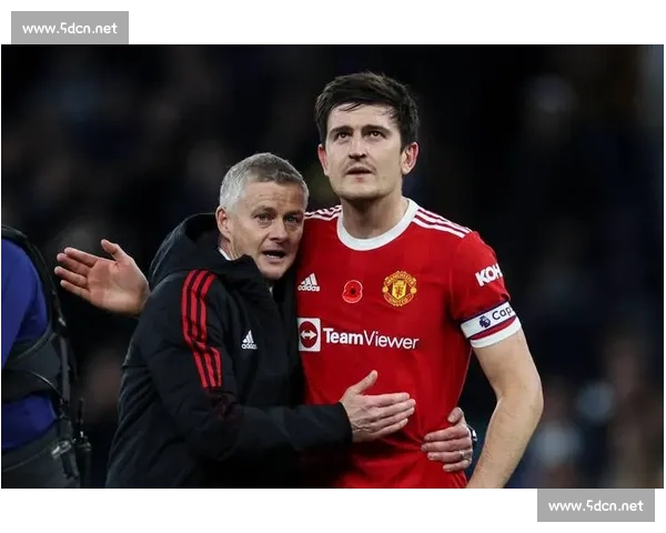 马奎尔亲授队长袖标：B 费是滕哈格钦点领袖，更衣室全票支持