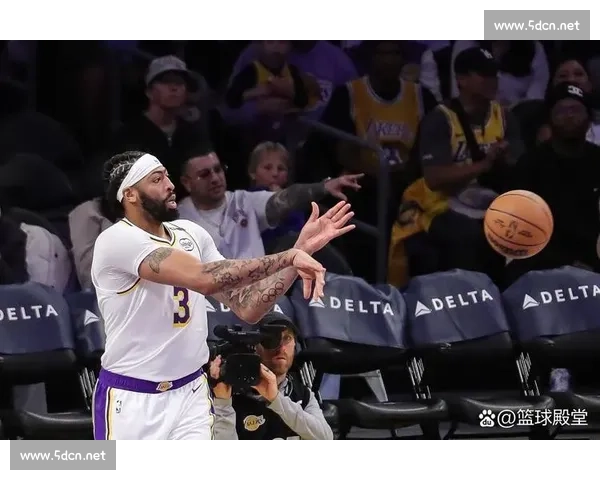 里弗斯官宣拒绝湖人 4 年 8900 万，詹姆斯祝福引争议，湖人陷入被动困局