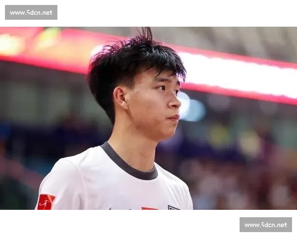 补时绝杀！亚戈双响 + 王钰栋两度助攻，浙江客场 4-2 逆转深圳